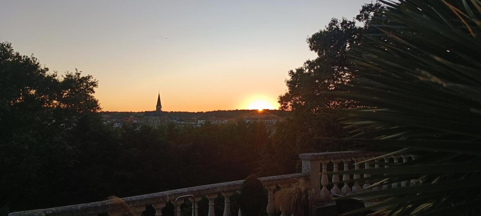 Gite De Charme Atypique Vue Panoramique Montrevault Εξωτερικό φωτογραφία
